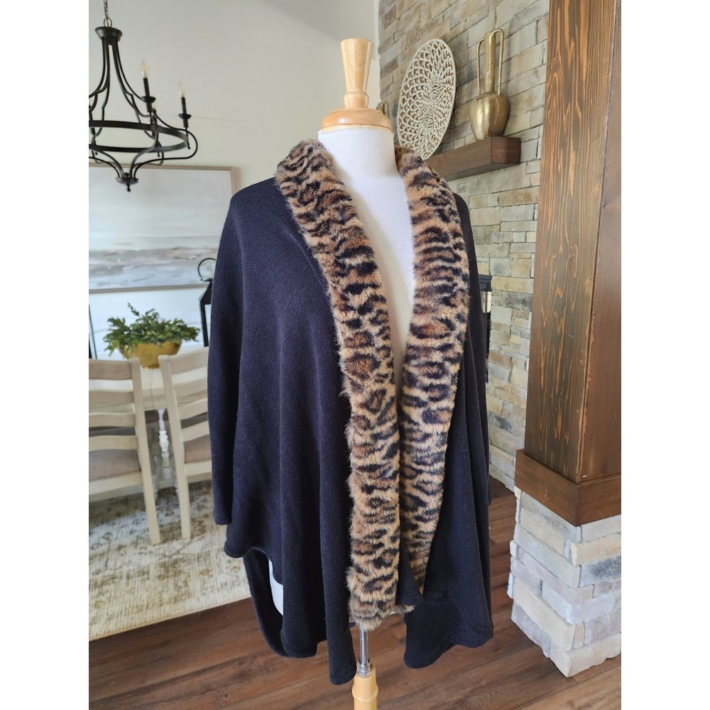 Adrienne Vittadini Black Knit Cape Faux Fur Leopard Trim Shawl Wrap OS
